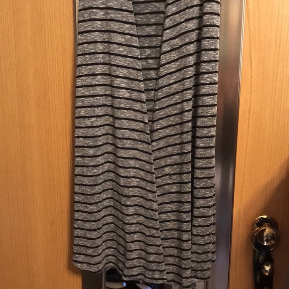 LuLaRoe XS long sweater vest/duster with large slit on each side. Grey and black - Picture 3 of 7